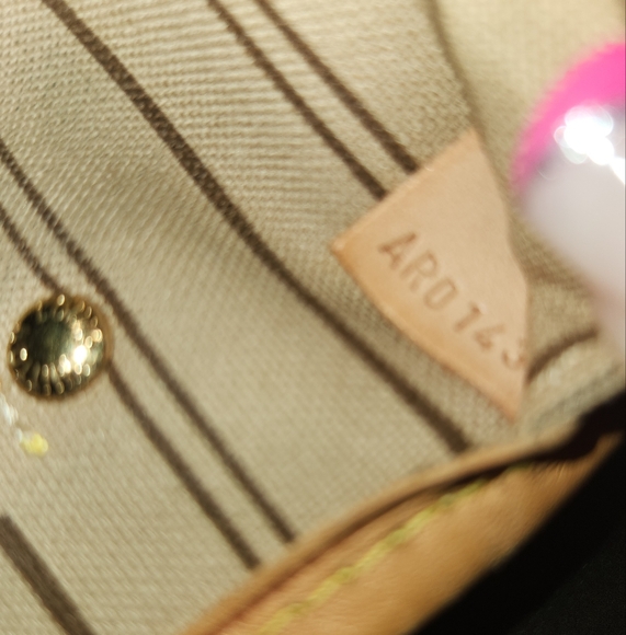 Louis Vuitton Neverfull PM - Picture 16 of 16